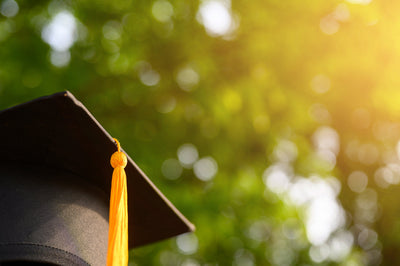 How to Gift Flowers for Graduation